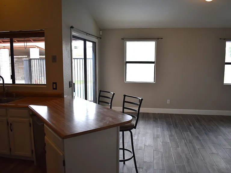 3547 Briarwood Dr — Photo 4