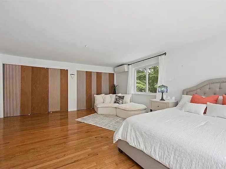 10 Cold Harbor Dr — Photo 20