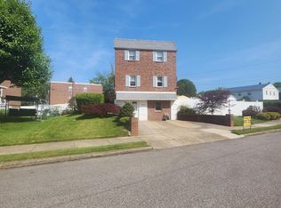 11870 Sewell Rd, Philadelphia, PA 19116