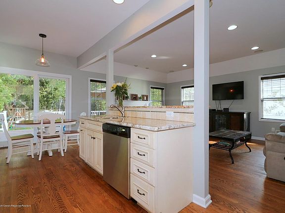 4th image of 609 McKinley Ave