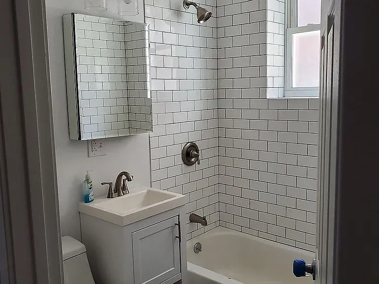 2113 W 18th Pl — Photo 3