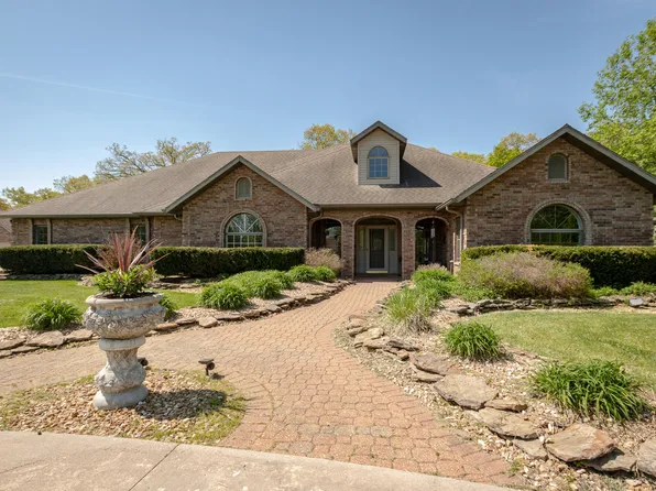 1712 W Riverfork Drive, Nixa, MO 65714