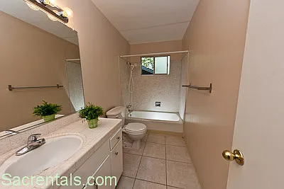 2321 D St — Photo 4