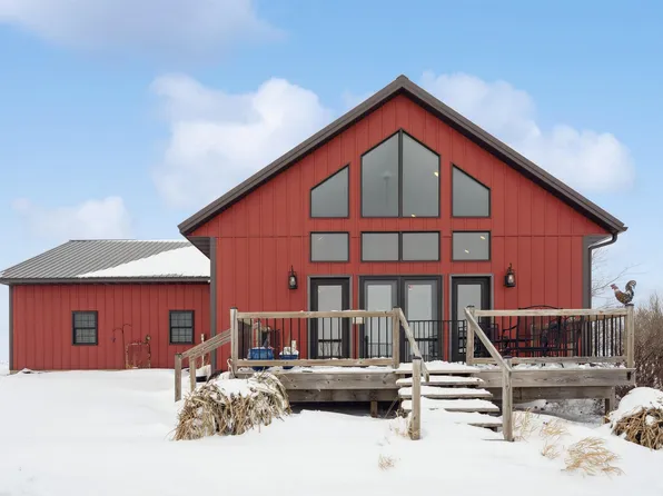 1499 58th St, Dysart, IA 52224