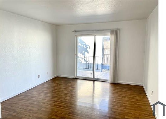 5th image of 224 Westwood St #228