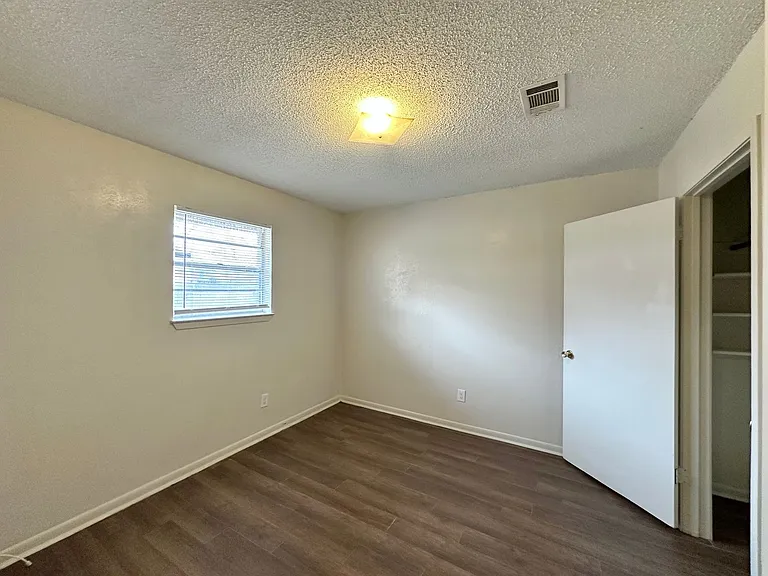 624 Sunset Ln — Photo 9