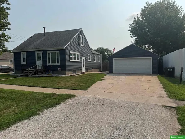 511 N 12th St, Tekamah, NE 68061