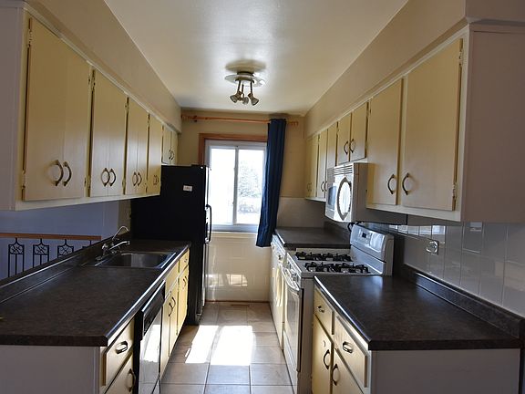 4th image of 1206 Cove Dr #225D