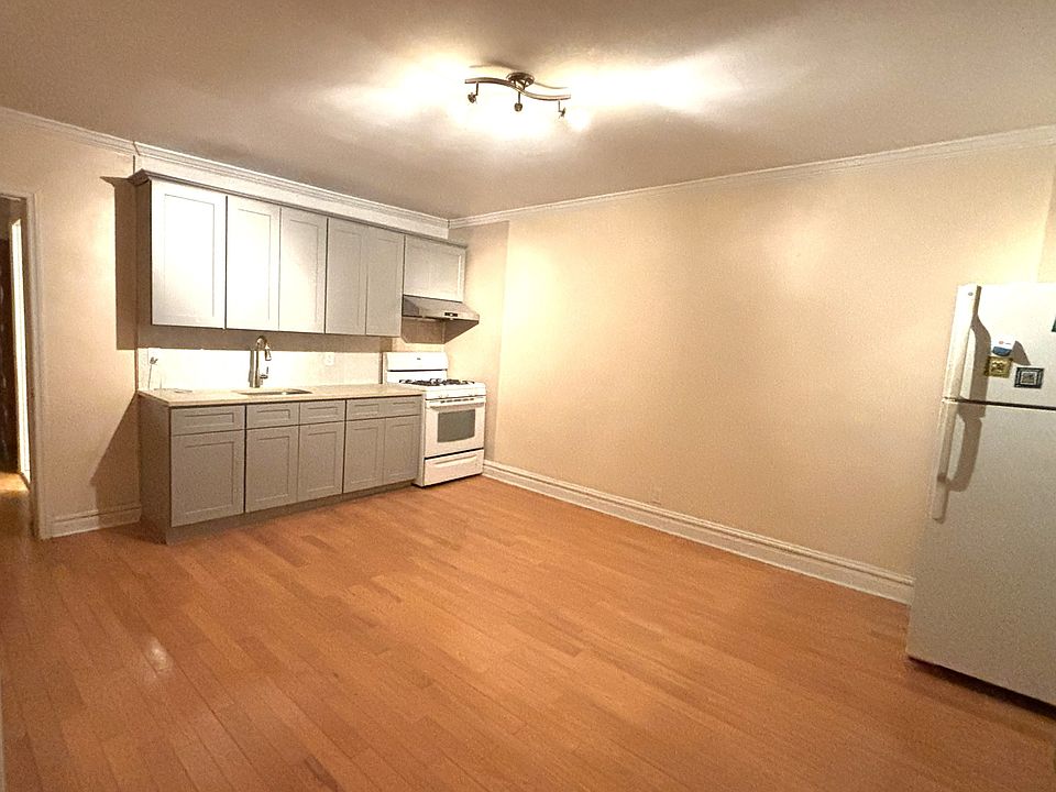 1st image of 2039 Coyle St Floor 2