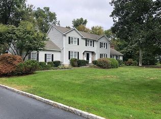 191 Meadows End Rd, Monroe, CT 06468