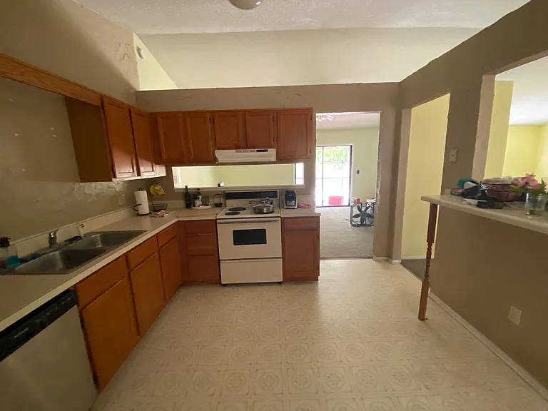 2073 Sun Valley St — Photo 8