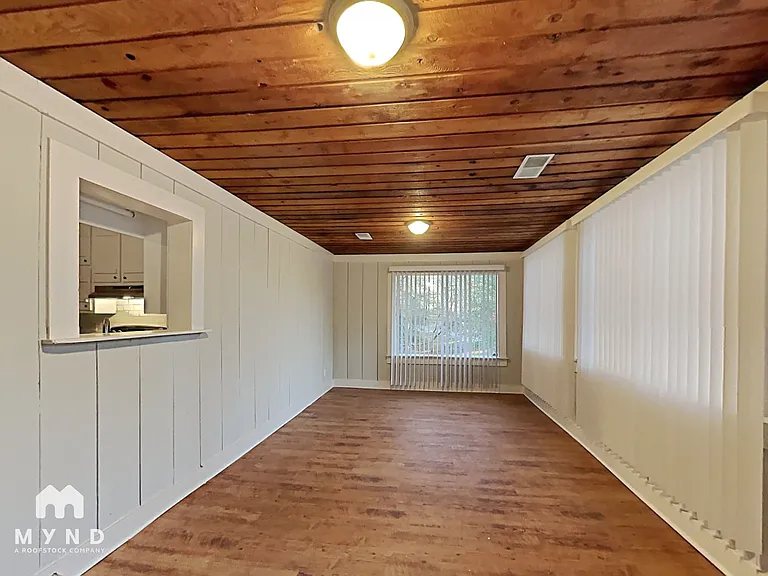 588 Henderson Rd — Photo 16