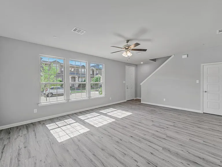 3112 Solana Cir — Photo 4