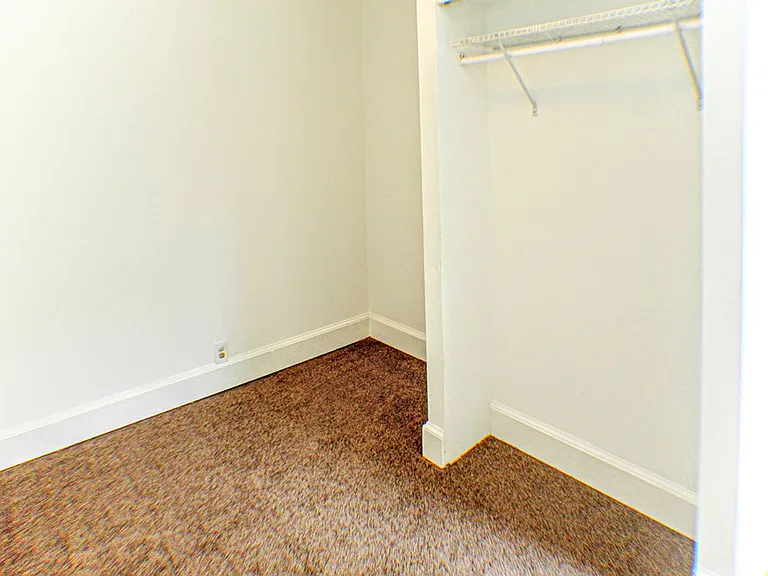 1535 S Hicks St — Photo 15