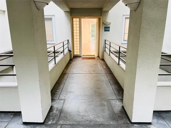 2233 Martin APT 206, Irvine, CA 92612