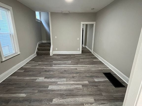 4th image of 490-492 E Jenkins Ave #490