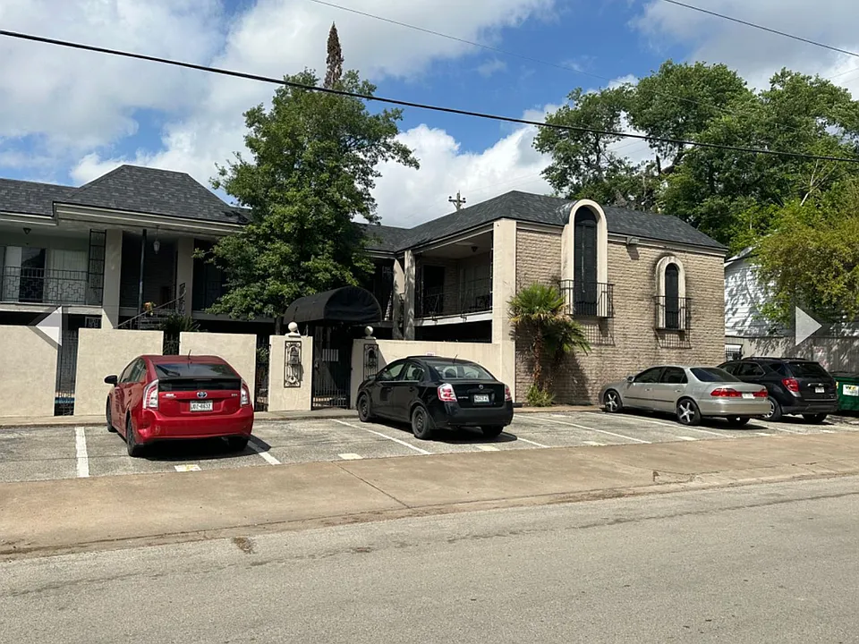 3910 McDuffie