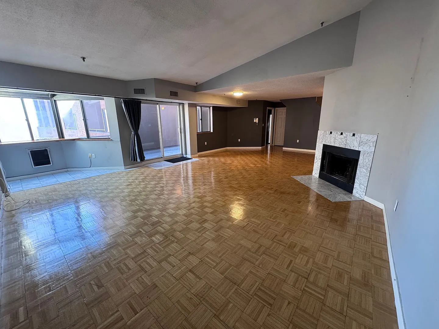 Lovely 2-Bed, 2.5 Bath Condo Avail for May or June! — Photo 3