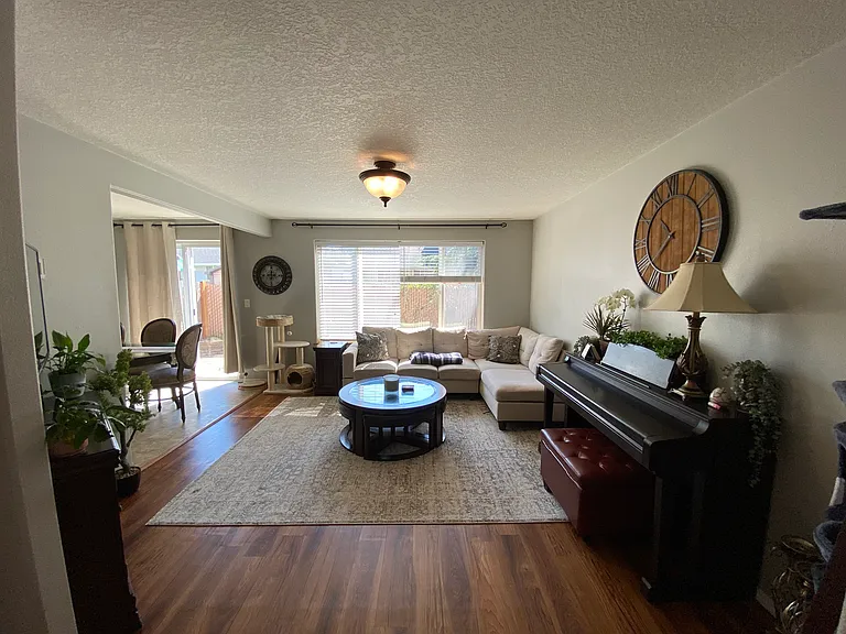 925 S River St #15 — Photo 5