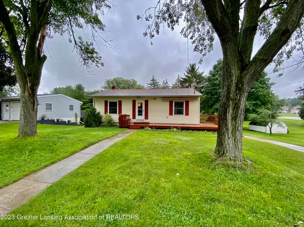 222 Dawn Ct, Potterville, MI 48876