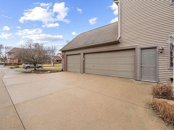 2nd image of 350 Huntington Dr