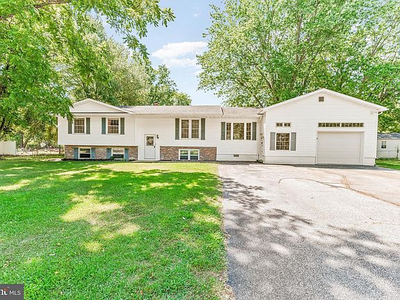 2nd image of 45339 Elmbrook Dr
