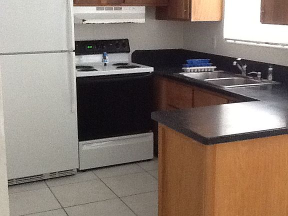 3rd image of 5240 SW 90th Way APT 4