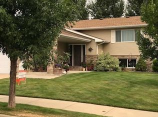 2018 22nd St W, Williston, ND 58801