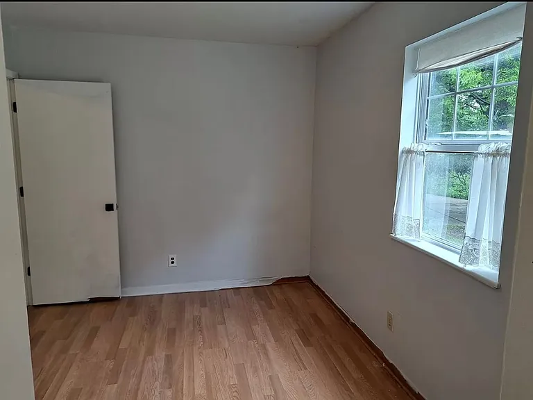 205 N Elm St — Photo 7