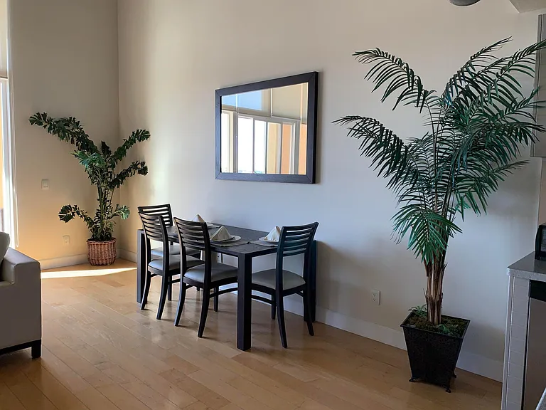Suite 27 - Premium Split-Level Loft