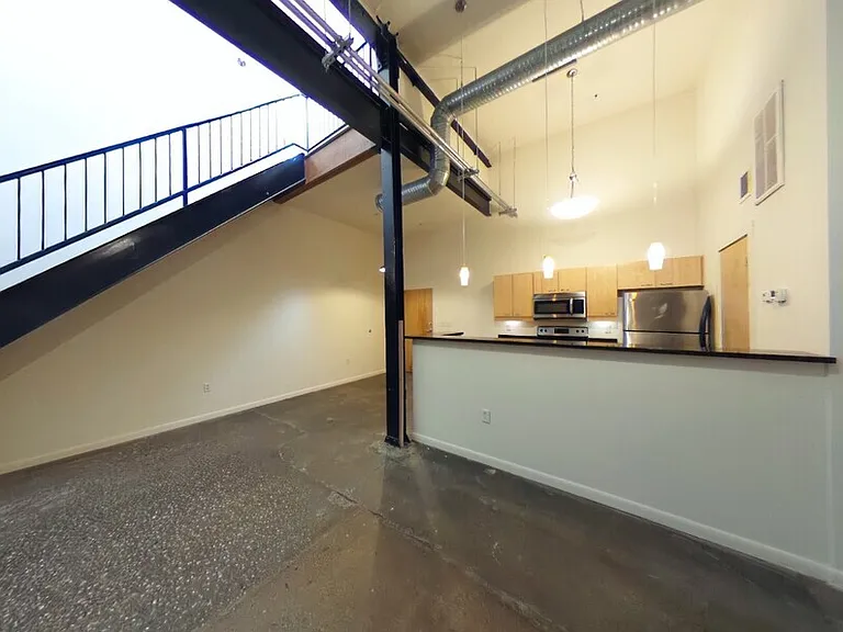 1011 W Marshall St #116 — Photo 5