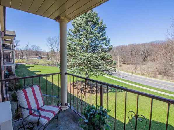 530 North Silverbrook DRIVE #227, West Bend, WI 53090