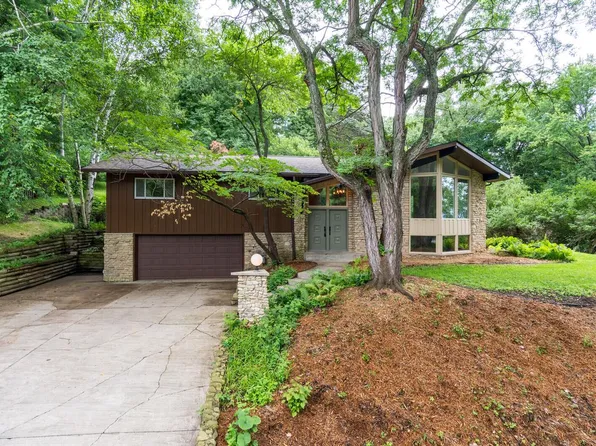 N1960 Wedgewood DRIVE EAST East, La Crosse, WI 54601