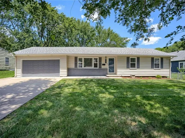 402 NE Forest Ave, Lees Summit, MO 64063