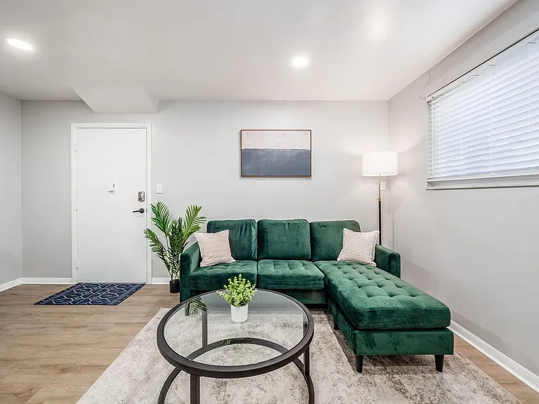 The Chambers Apartments — Photo 58