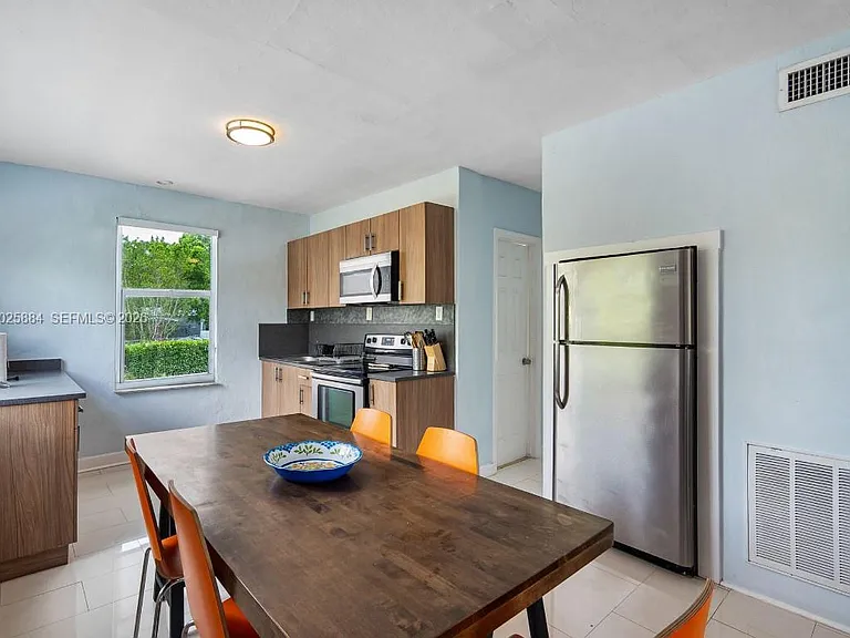 2255 SW 10th St #B — Photo 13