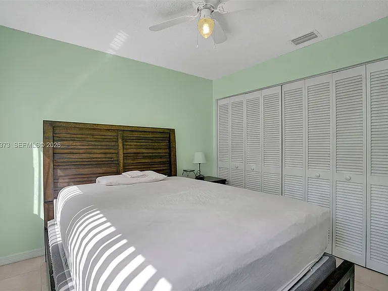 1726 SW 110th Ter — Photo 32