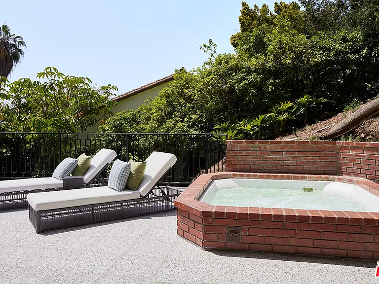 1341 Sierra Alta Way — Photo 11