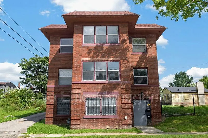 1 bed, 1.0 bath, $1,050 — Photo 3