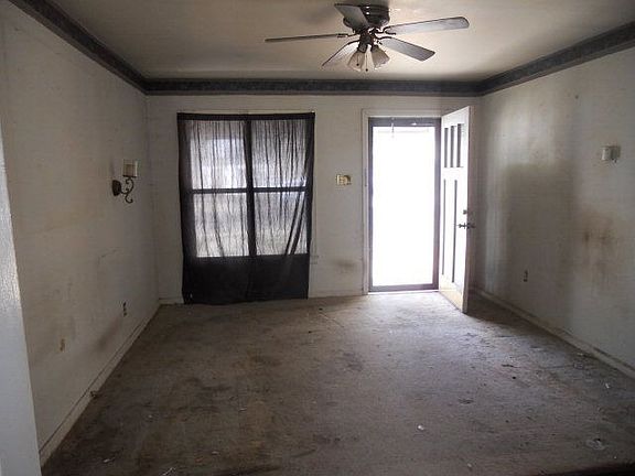 2nd image of 805 W 24th St