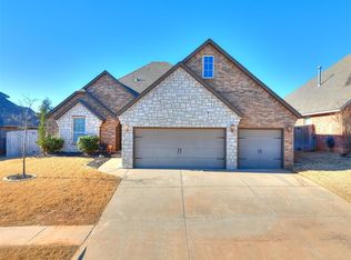 1009 Samantha Ln, Moore, OK 73160