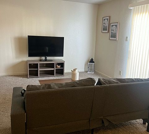 2nd image of 1809 Potomac Pl APT B