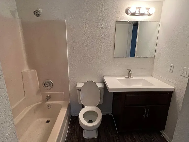 2808 E Monte Cristo Ave #103 — Photo 9