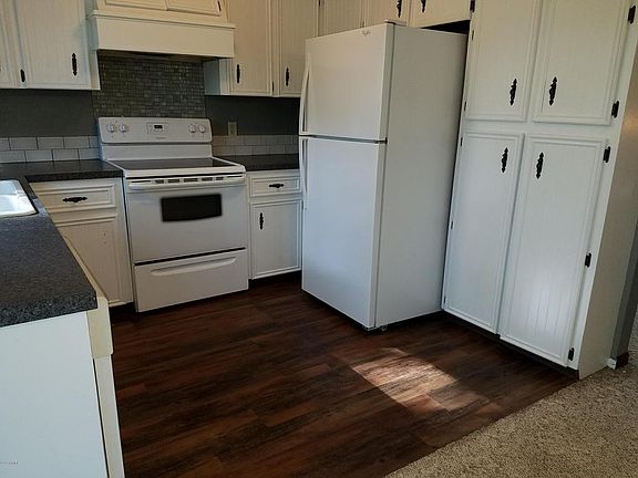 3rd image of 885 Maywood Ave