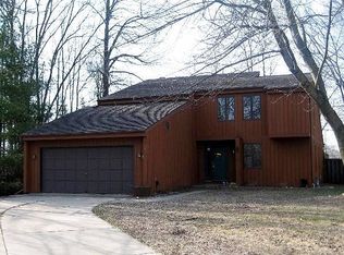 2555 S Trillium Cir, Green Bay, WI 54313