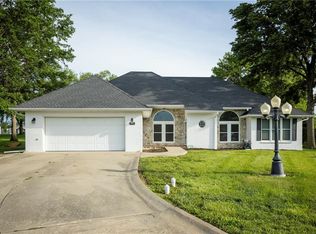 511 Chaucer Ln, Warrensburg, MO 64093