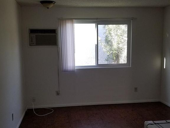 3rd image of 7617 Milton Ave APT B