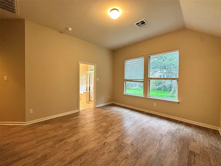 315 Sendero Ln — Photo 9
