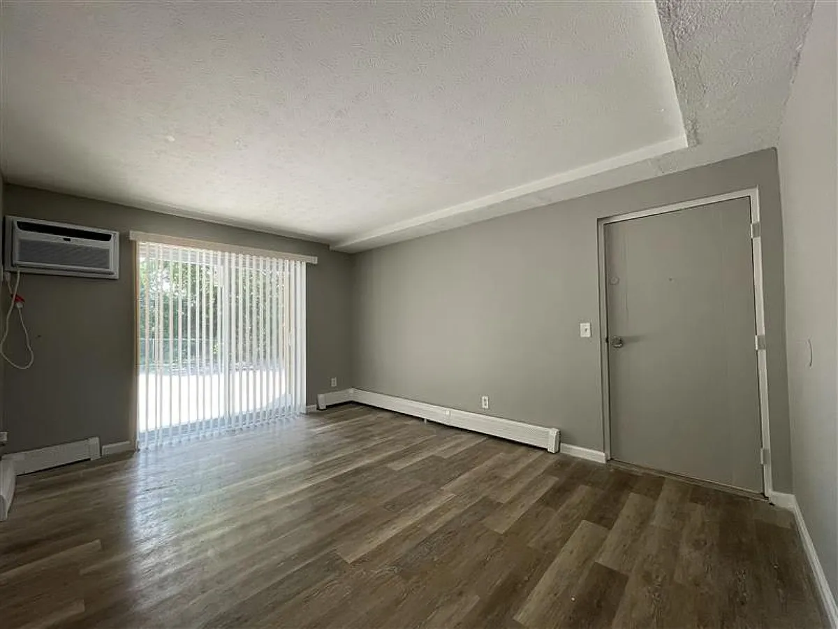 Building Photo - 1599 Glen Parker Ave #3