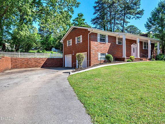 4th image of 5716 Woodleaf Dr